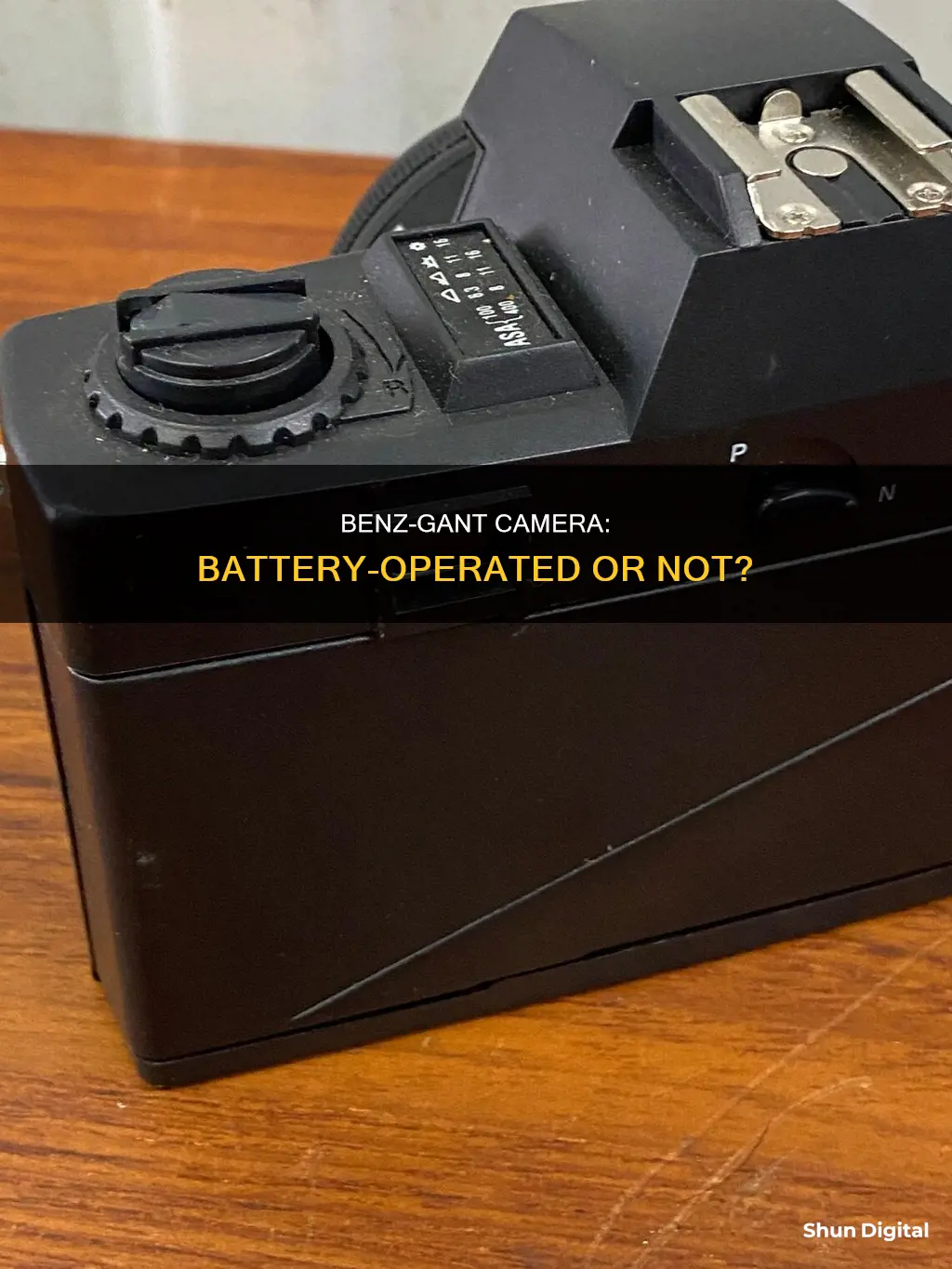 does a benz-gant camera operate with a battery