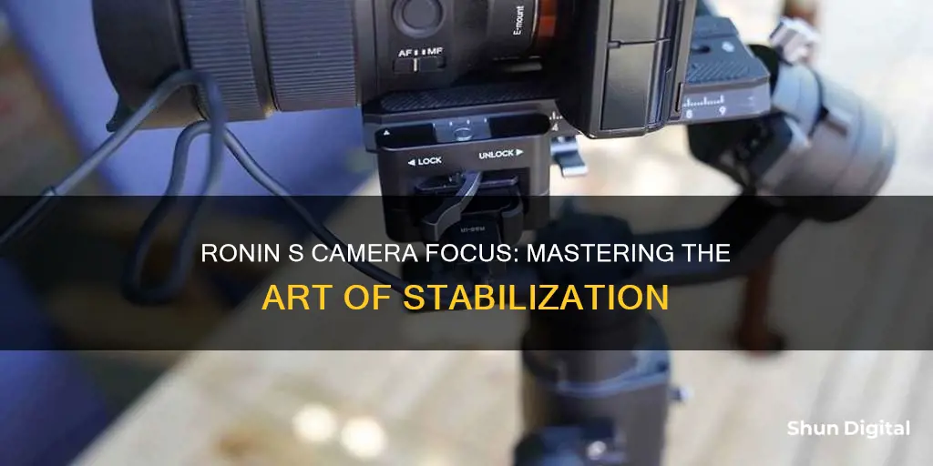 how does the ronin s focus the camera