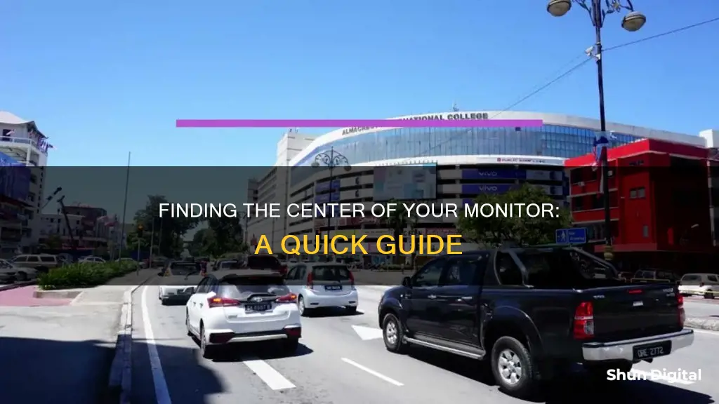 how to find the middle of a monitor