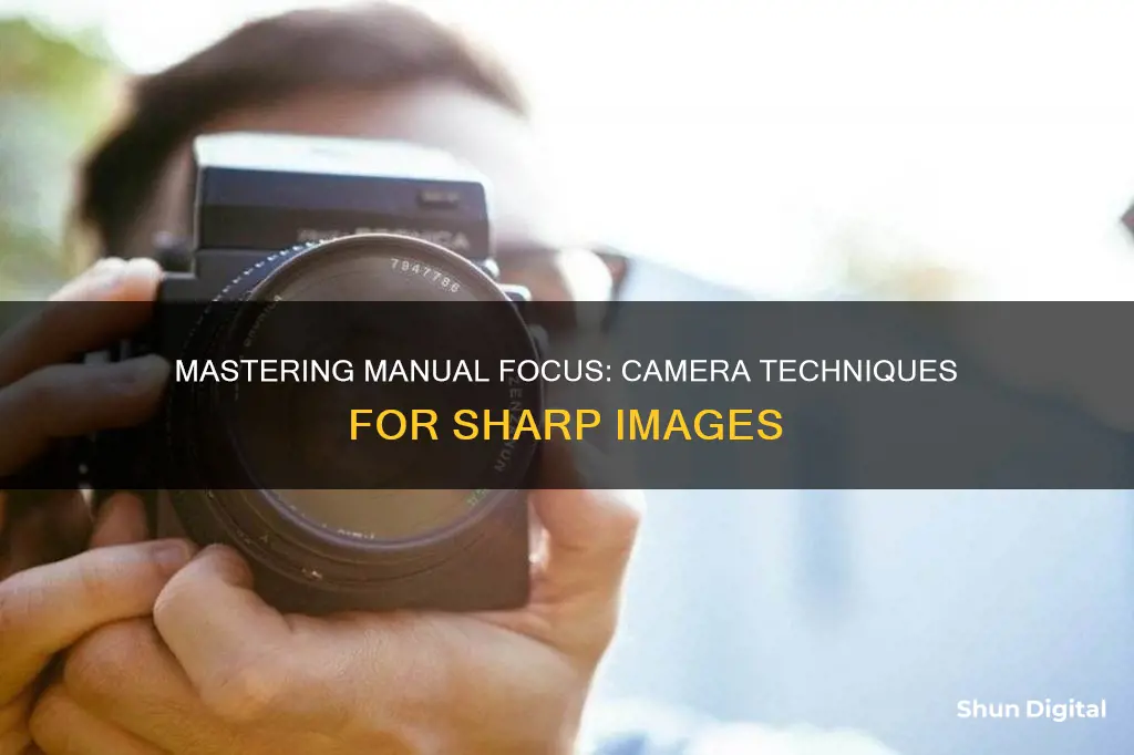 how to focus camera in manual mode