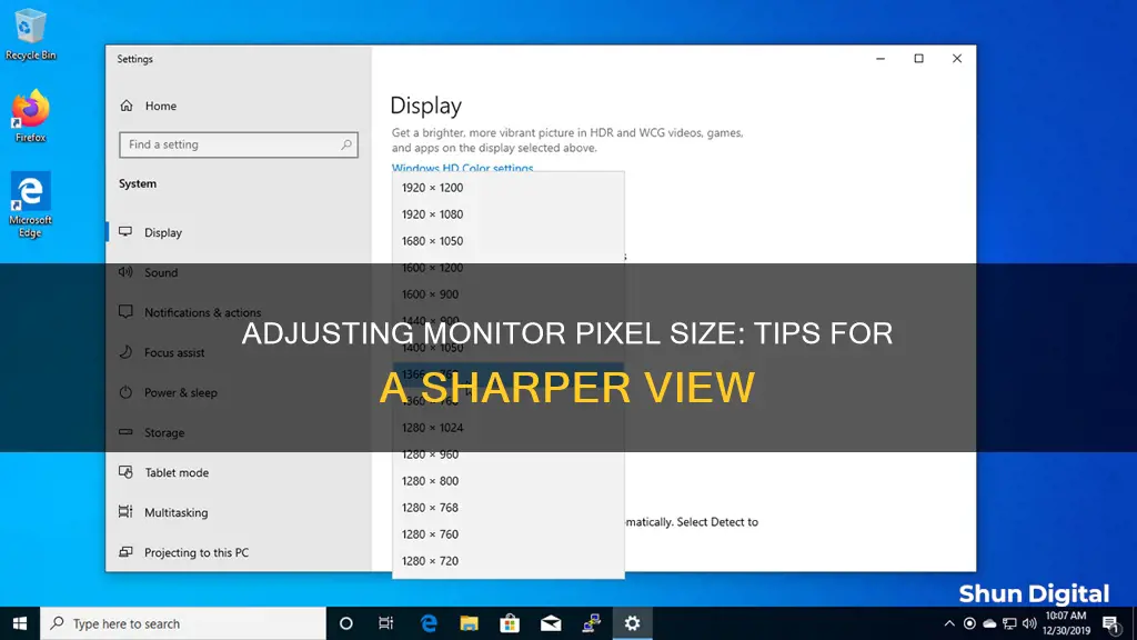 how to reduce pixel size on monitor