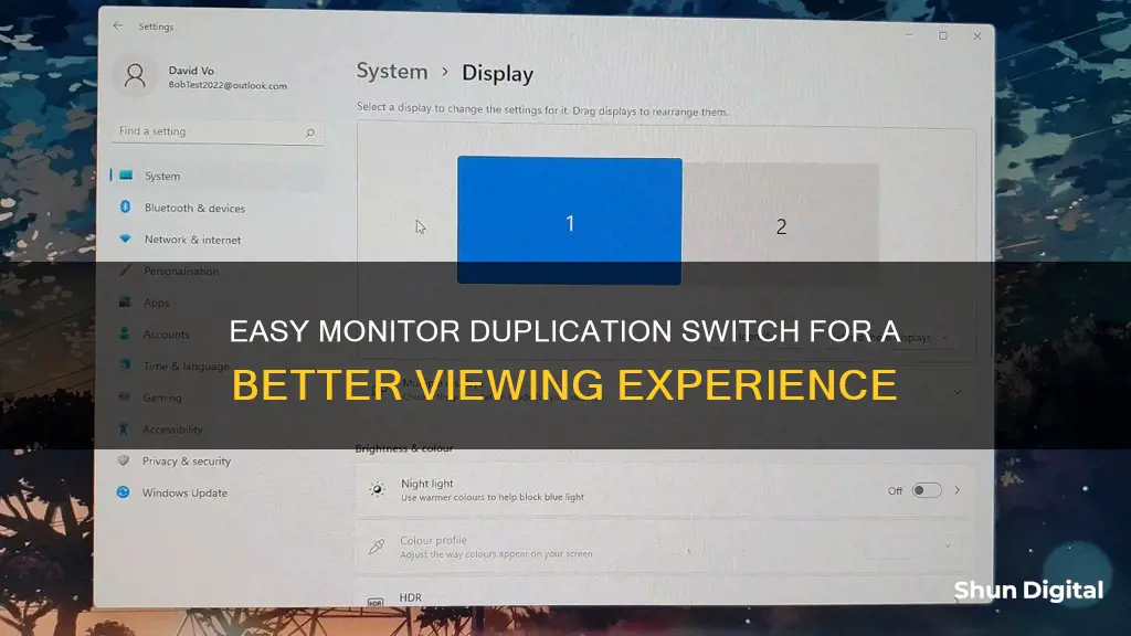 how to switch monitor duplications