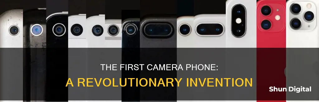 when was the first smartphone with a camera made